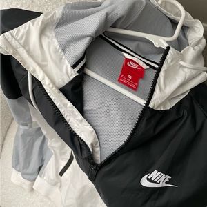 NIKE Zip-up Sweater